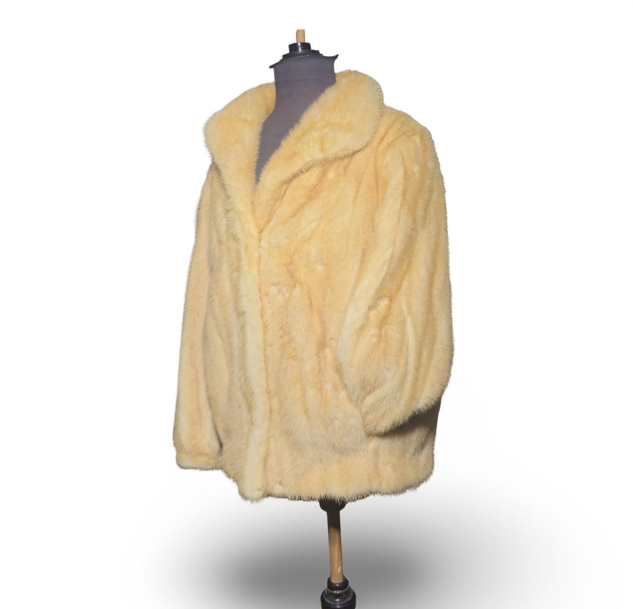 J. Bosch Peletero. Champagne-colored mink jacket.