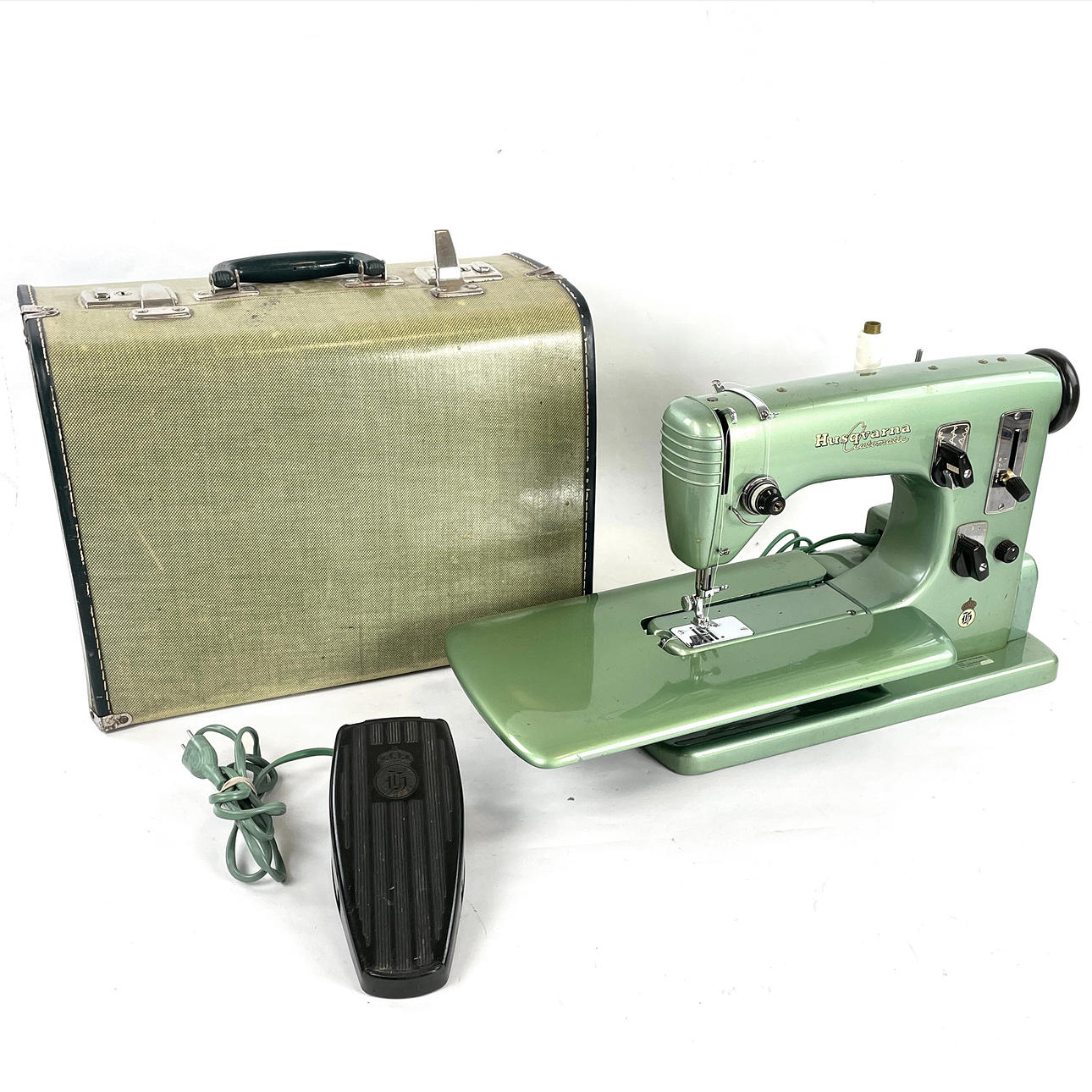 SYMASKIN, Husqvarna automatic, i väska.