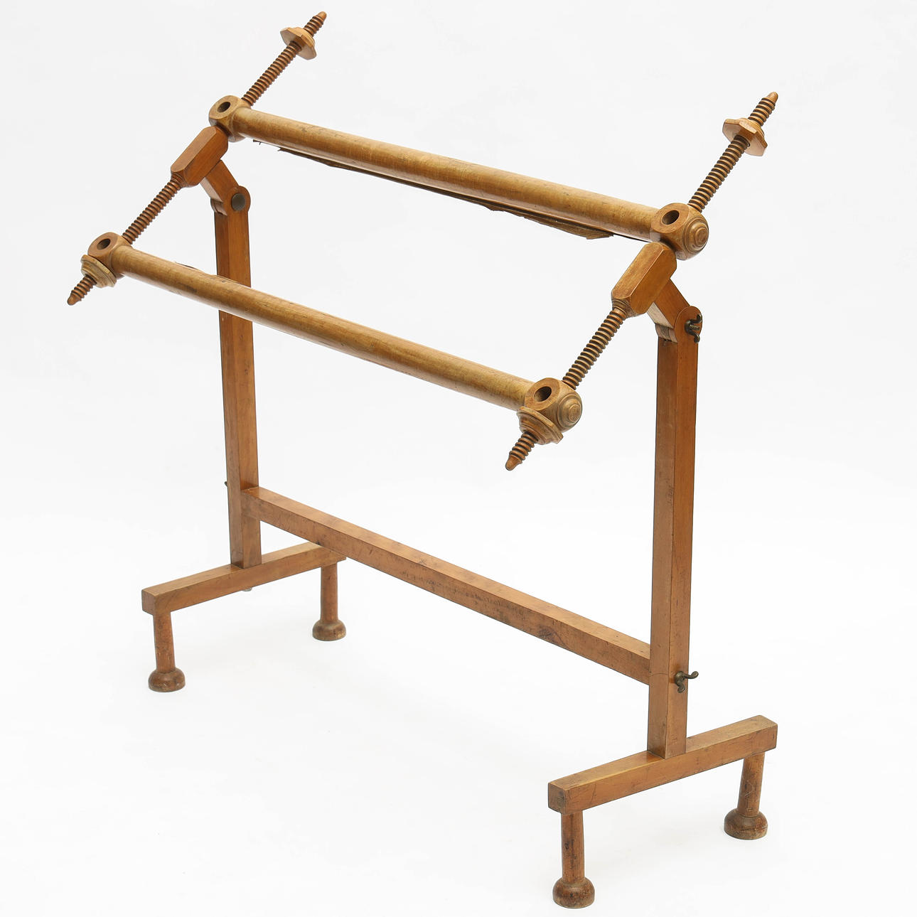 A tapestry frame/embroidery frame, adjustable and adjustable, 19th century.