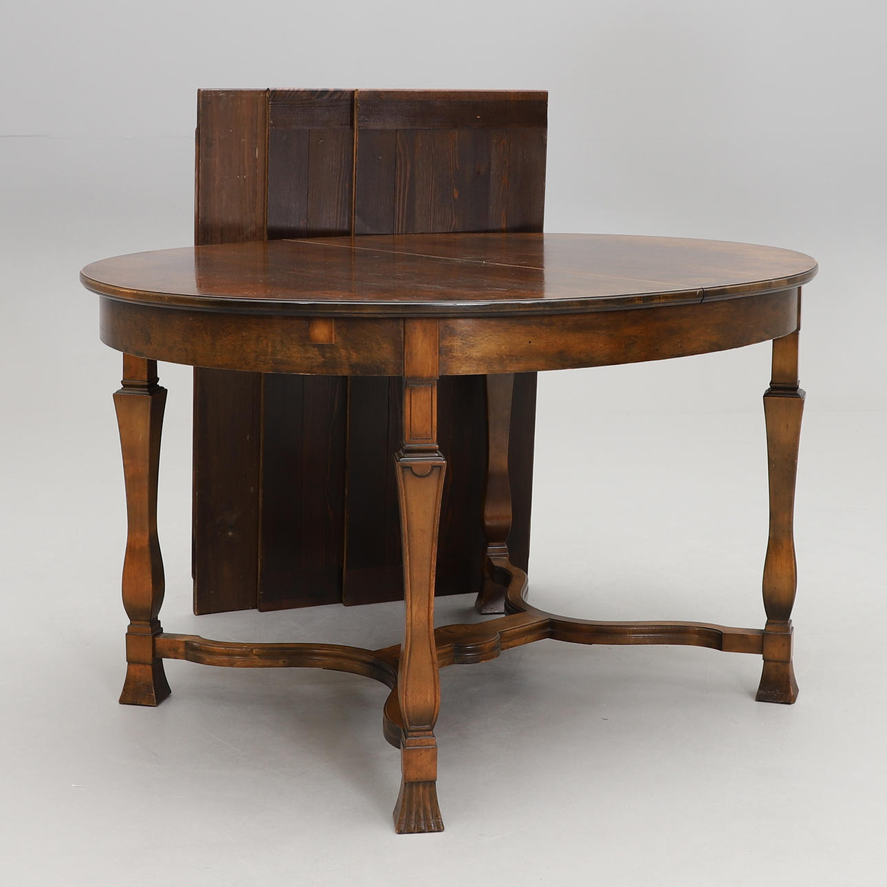 AXEL BÄCK. A dining table, model “Sture”, Seffle Möbelfabrik, 1930s.