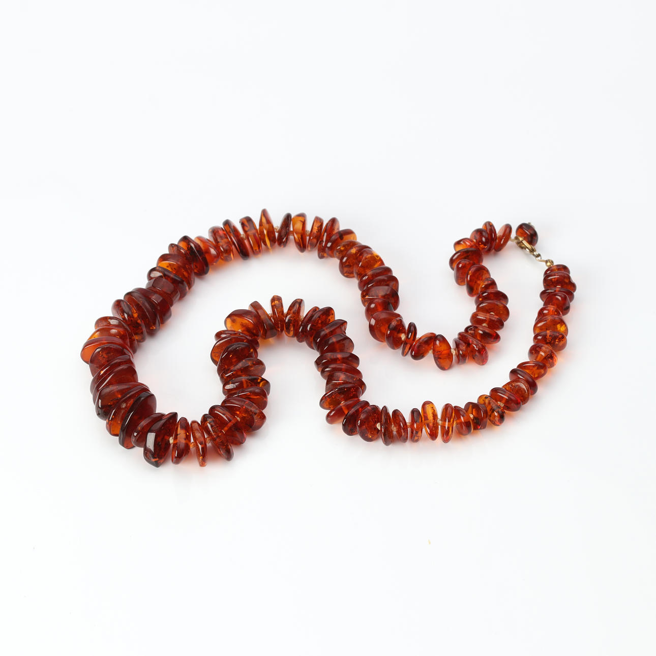 HALSSMYCKE AV BÄRNSTEN.