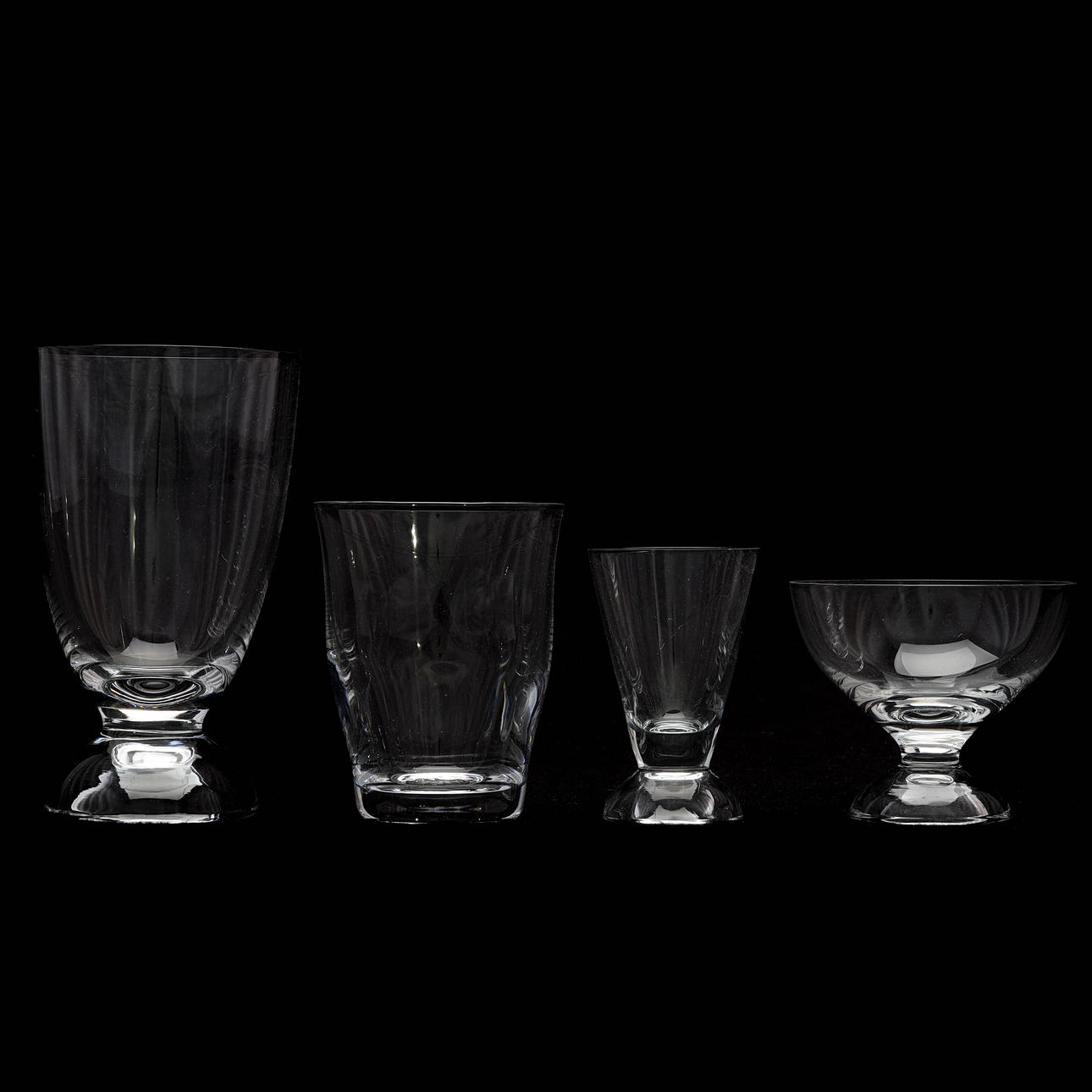 SIMON GATE. A 43-piece glassware set, “Vaasa”, Orrefors.