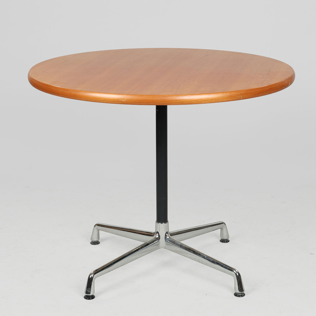 CHARLES & RAY EAMES. Round Dining Table/'Segmented Table'. chrome and cherry. Vitra.