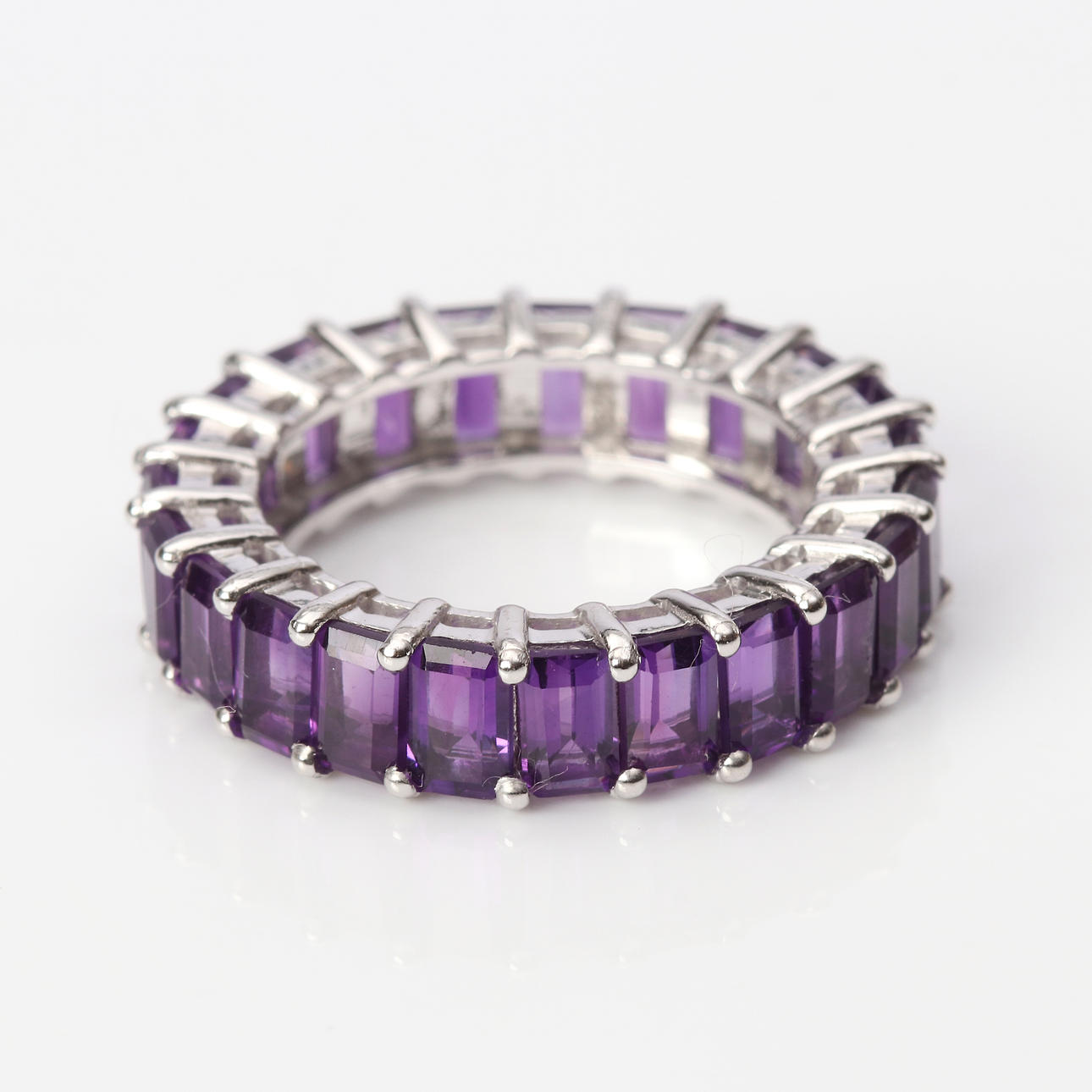 AMETHYSTRING in silver.