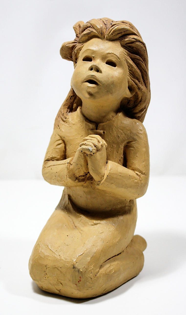 FIGURIN, keramik, flicka , signerad Lee Bortin.