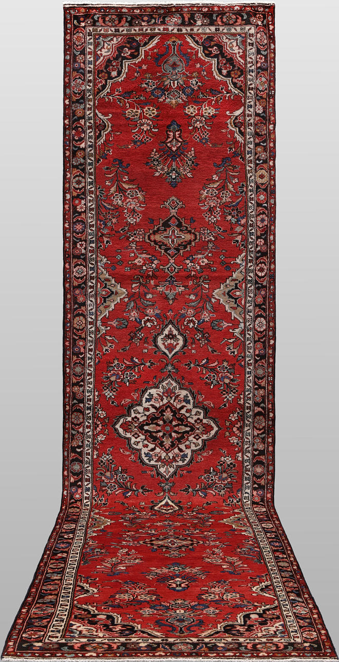 CARPET, “Hamadan”, gallery, 410 x 110 cm.