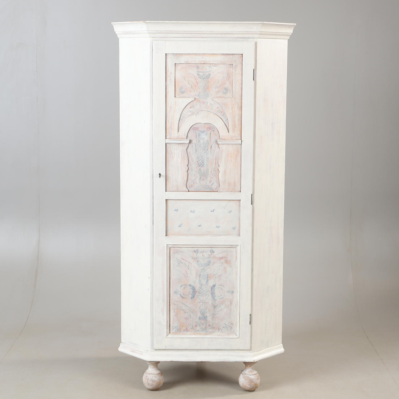 HÖRNSKÅP, furu, 1900-tal.