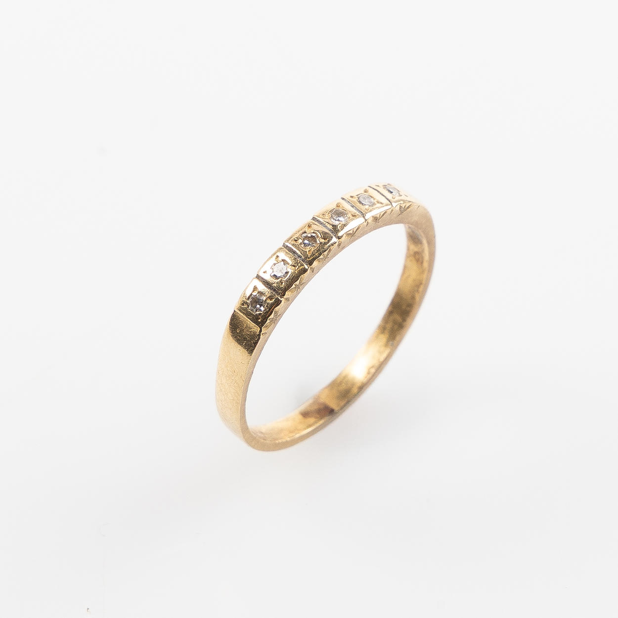 RING, 18K gold with octagonal cut diamonds.