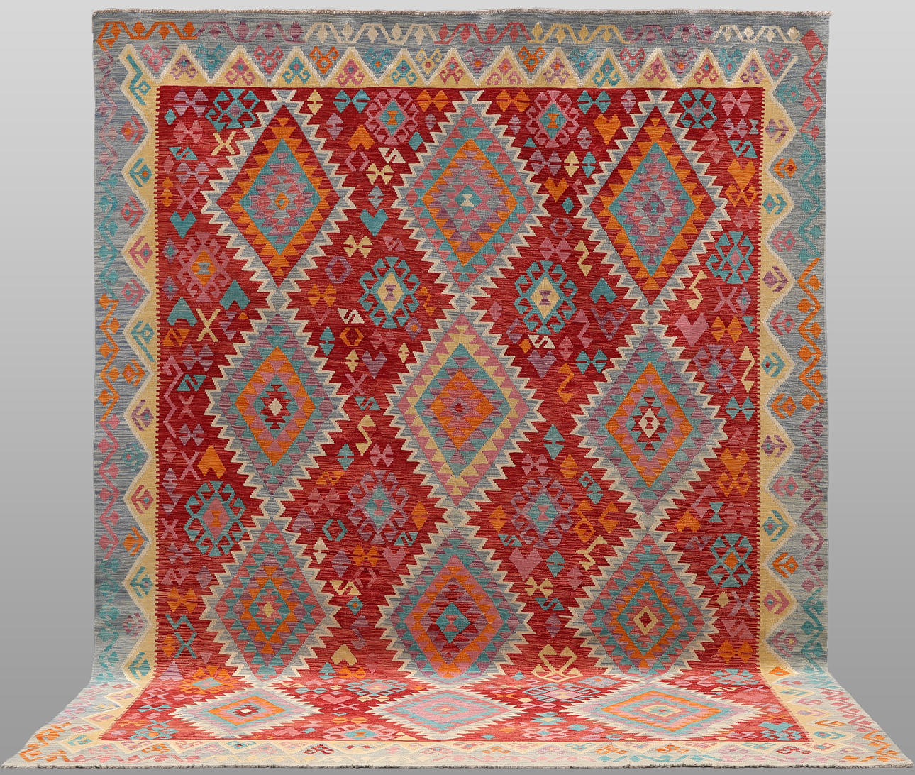 CARPET, “Kelim”, 392 x 303 cm.