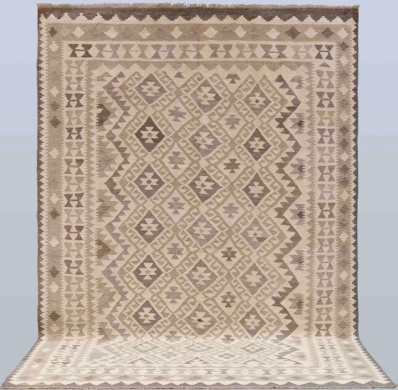 CARPET, “Kelim”, 288 x 203 cm.