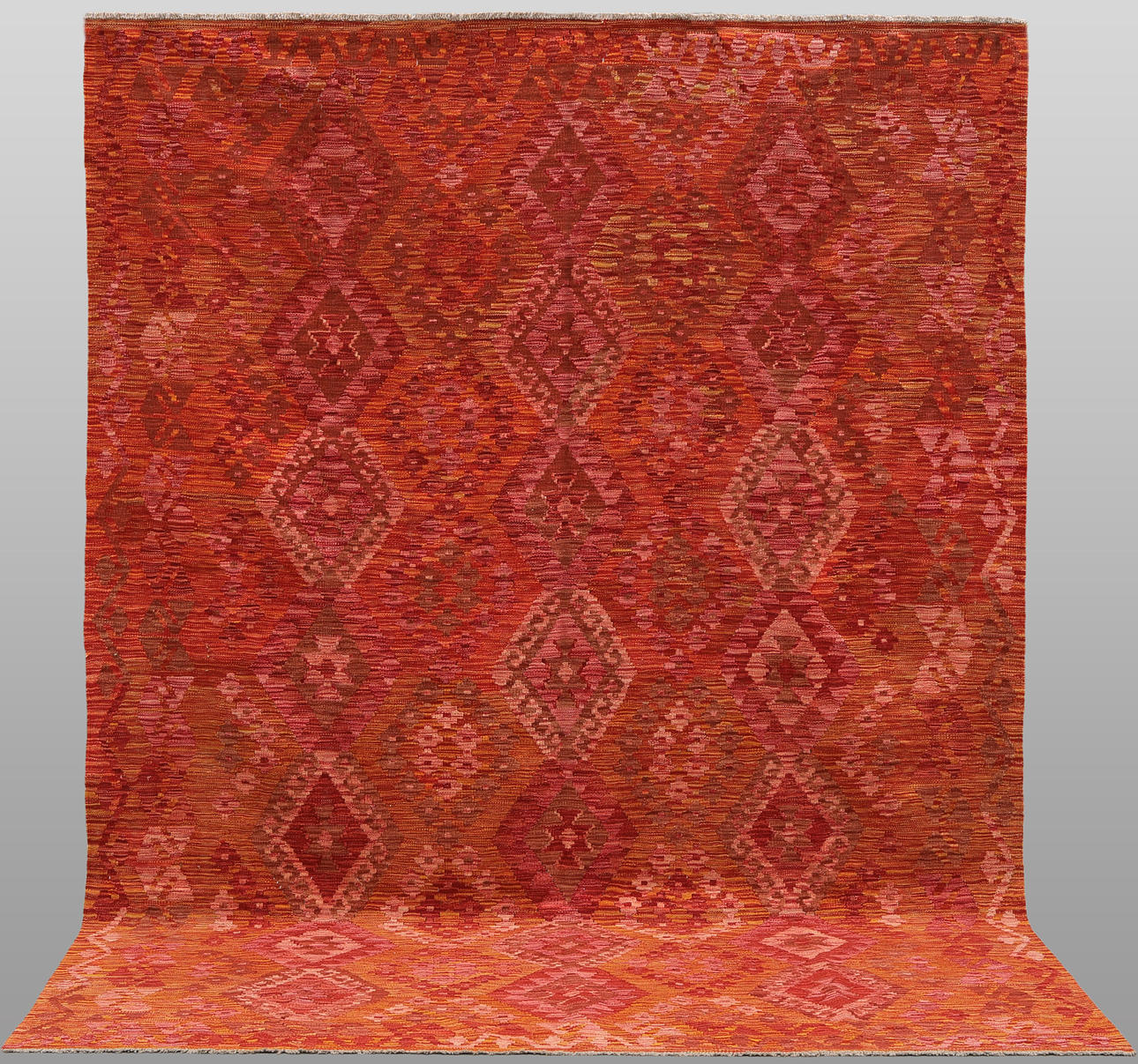 CARPET, “Kelim”, 295 x 205 cm.