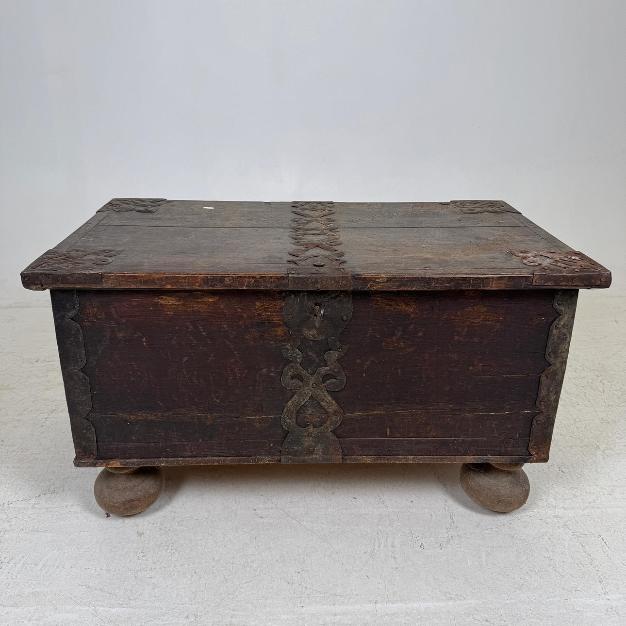 A chest of drawers, dated 1823.