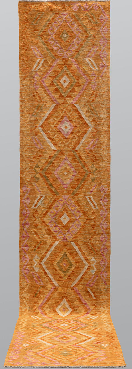 CARPET, “Kelim”, 385 x 70 cm.