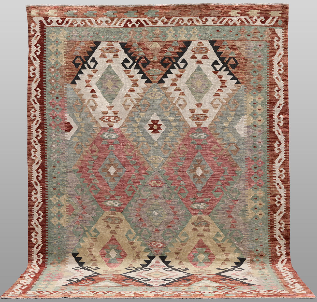 CARPET, “Kelim”, 293 x 195 cm.