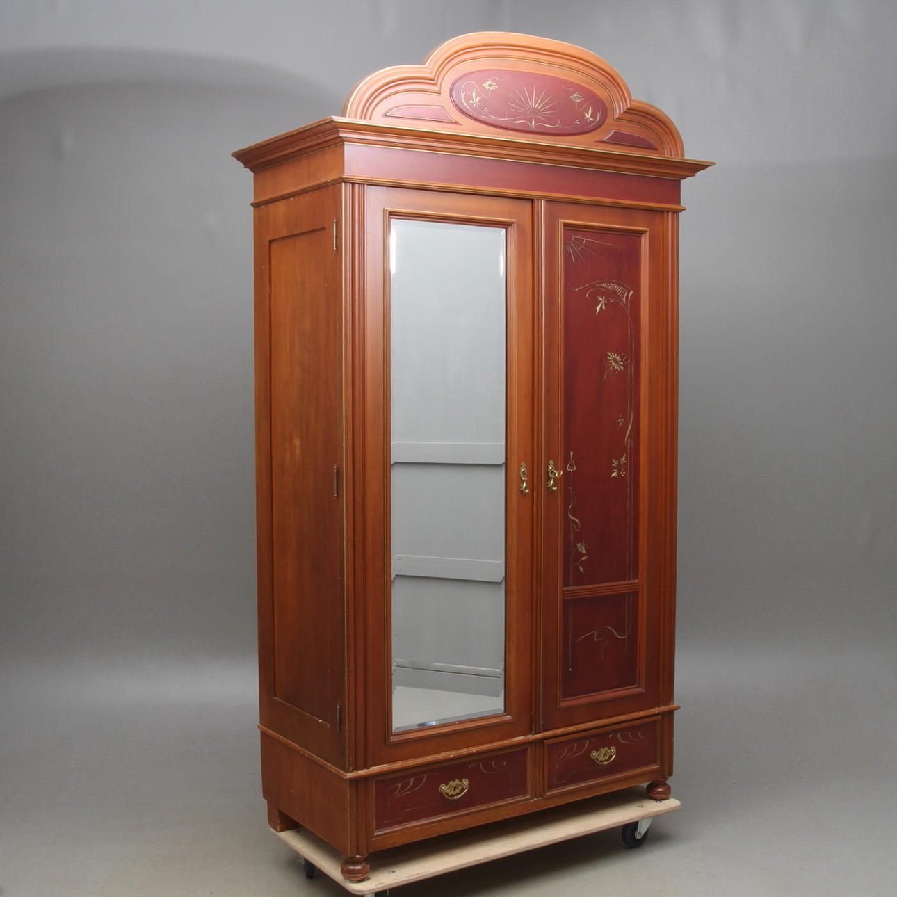 KLÄDSKÅP med spegel, jugend, 1900-talets början.