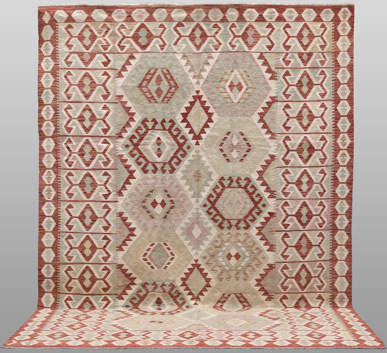 CARPET, “Kelim”, 310 x 203 cm.