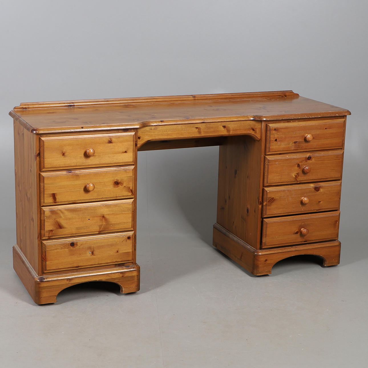 MODERN PINE KNEE HOLE DESK.