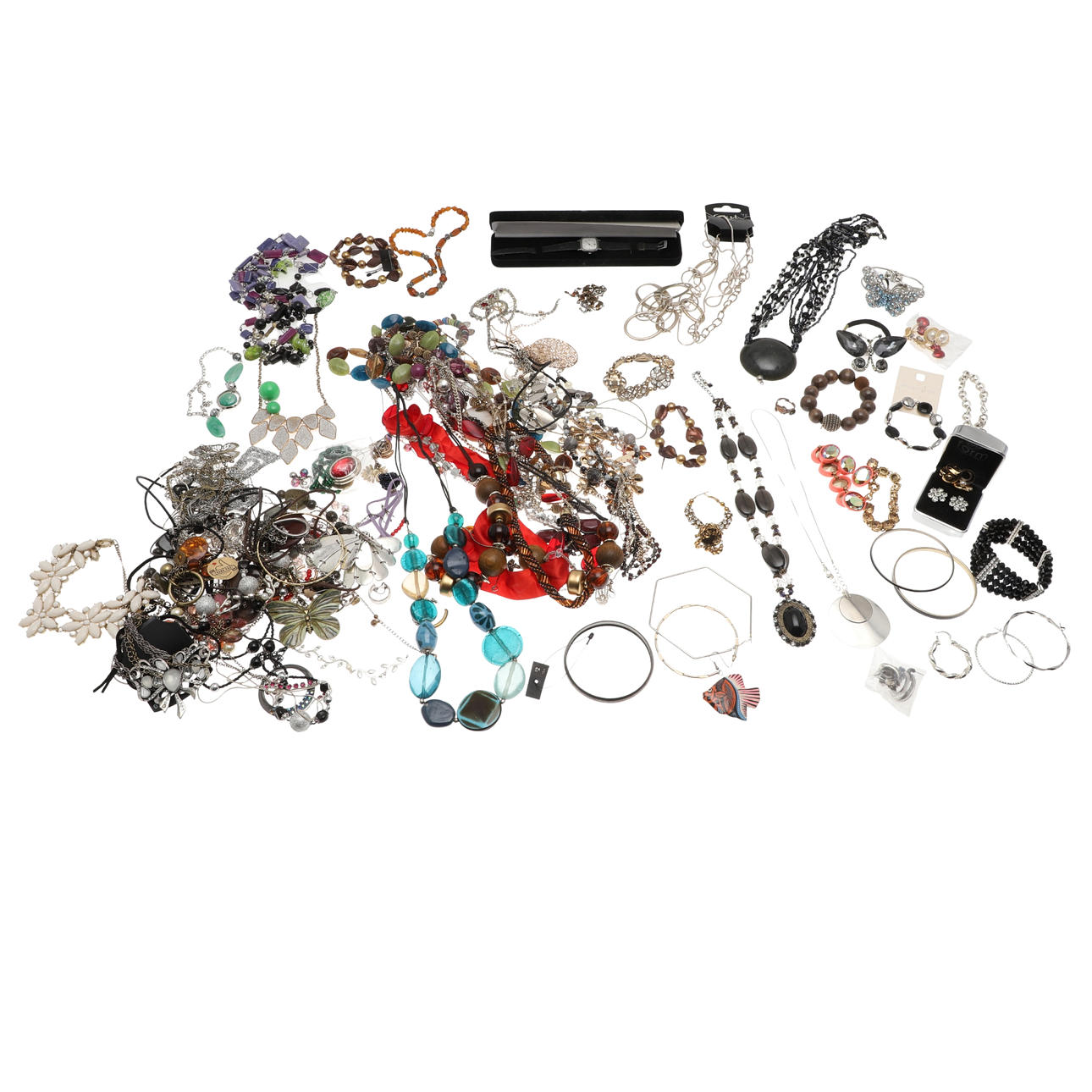 A QUANTITY OF ASSORTED COSTUME JEWELLERY.