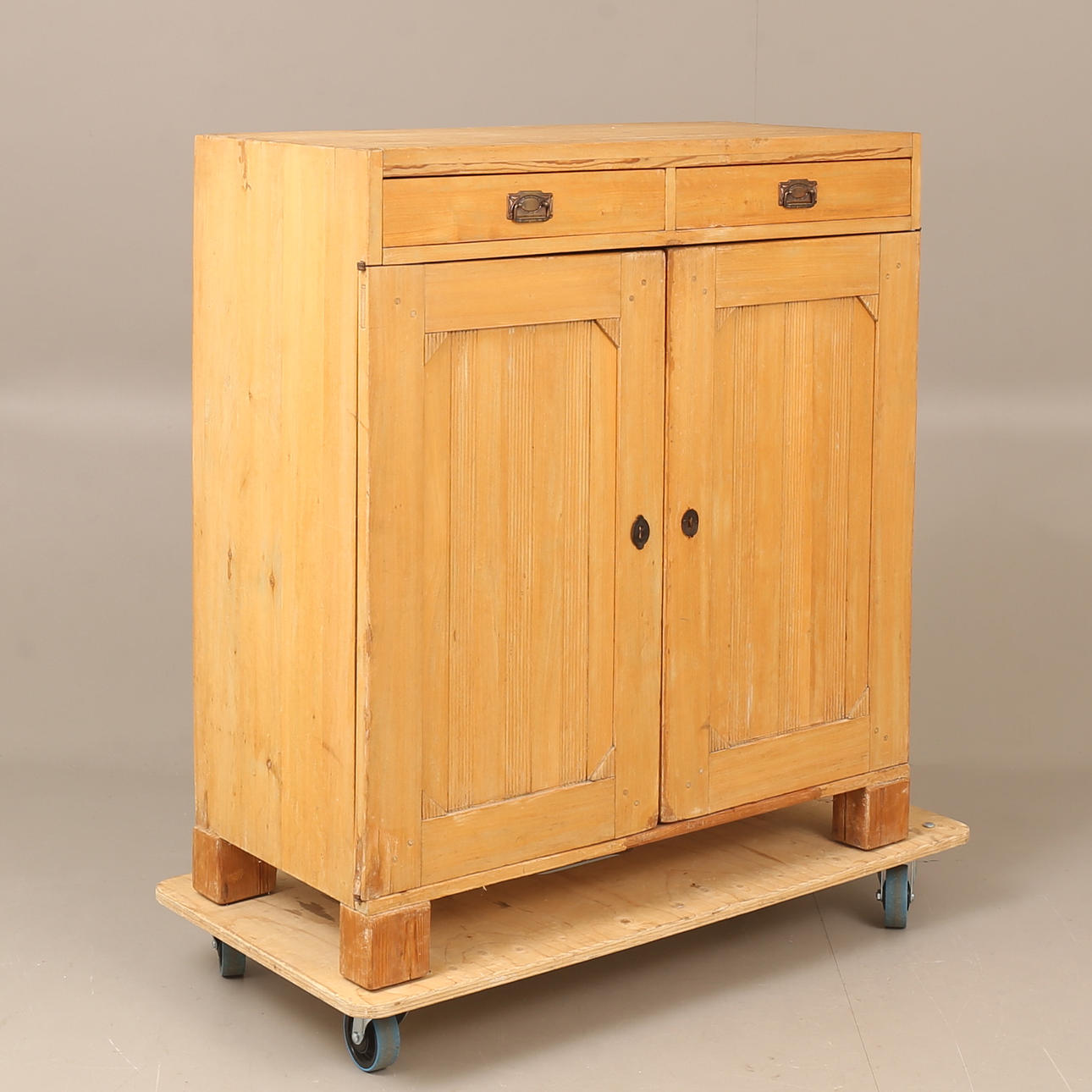 A wooden sideboard, 19th century.