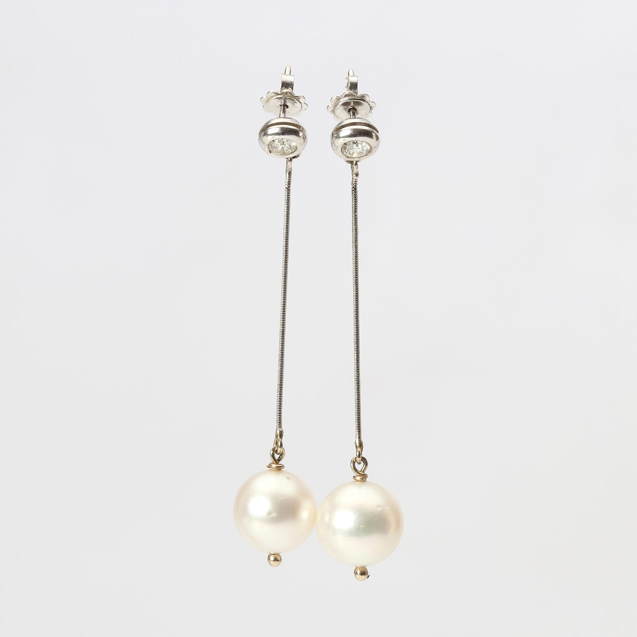 PEARL EARRINGS 18K, approx. 12,5 mm.