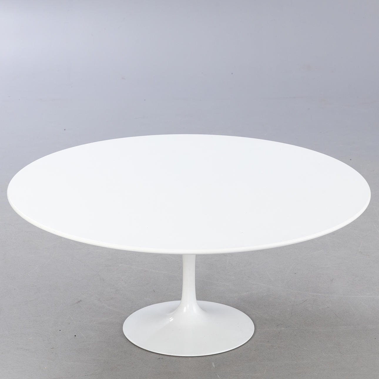 EERO SAARINEN. Knoll International Tulip Table Sofa Table.