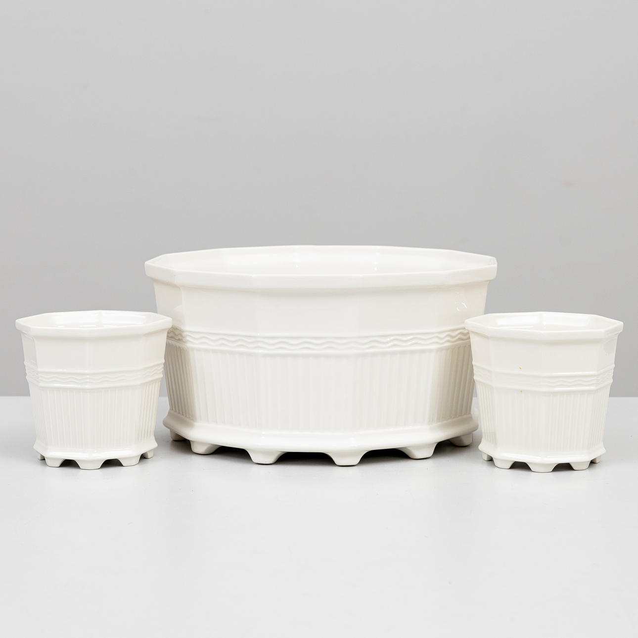 YTTERFODER, 3 st, porslin, "Prins Eugens Waldemarsudde", Gustavsberg och Rörstrand.