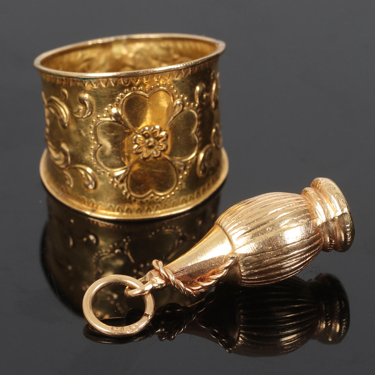 HÄNGE och RING 18k guld, 1900-tal.