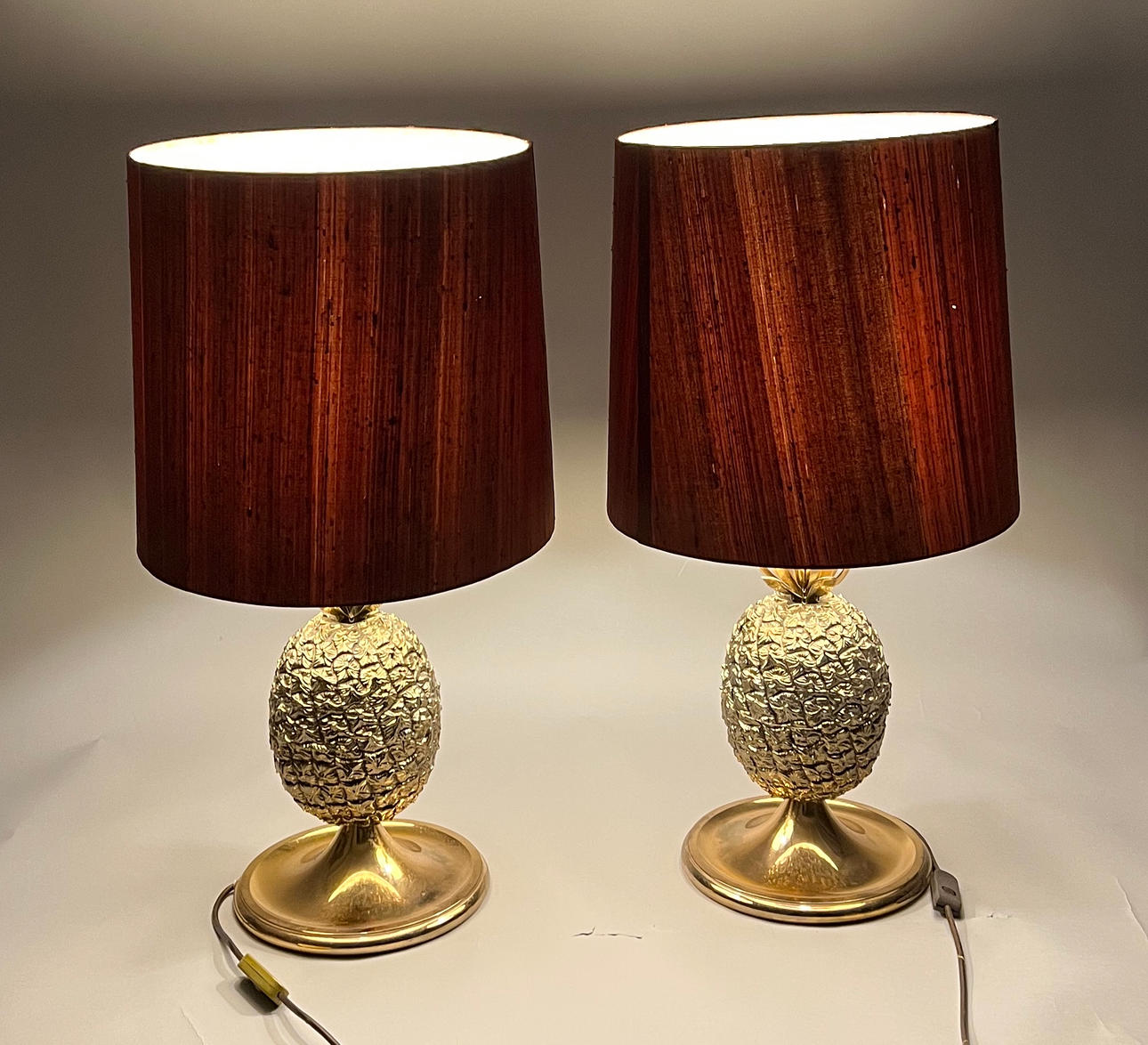 2 TABLE LAMPS.