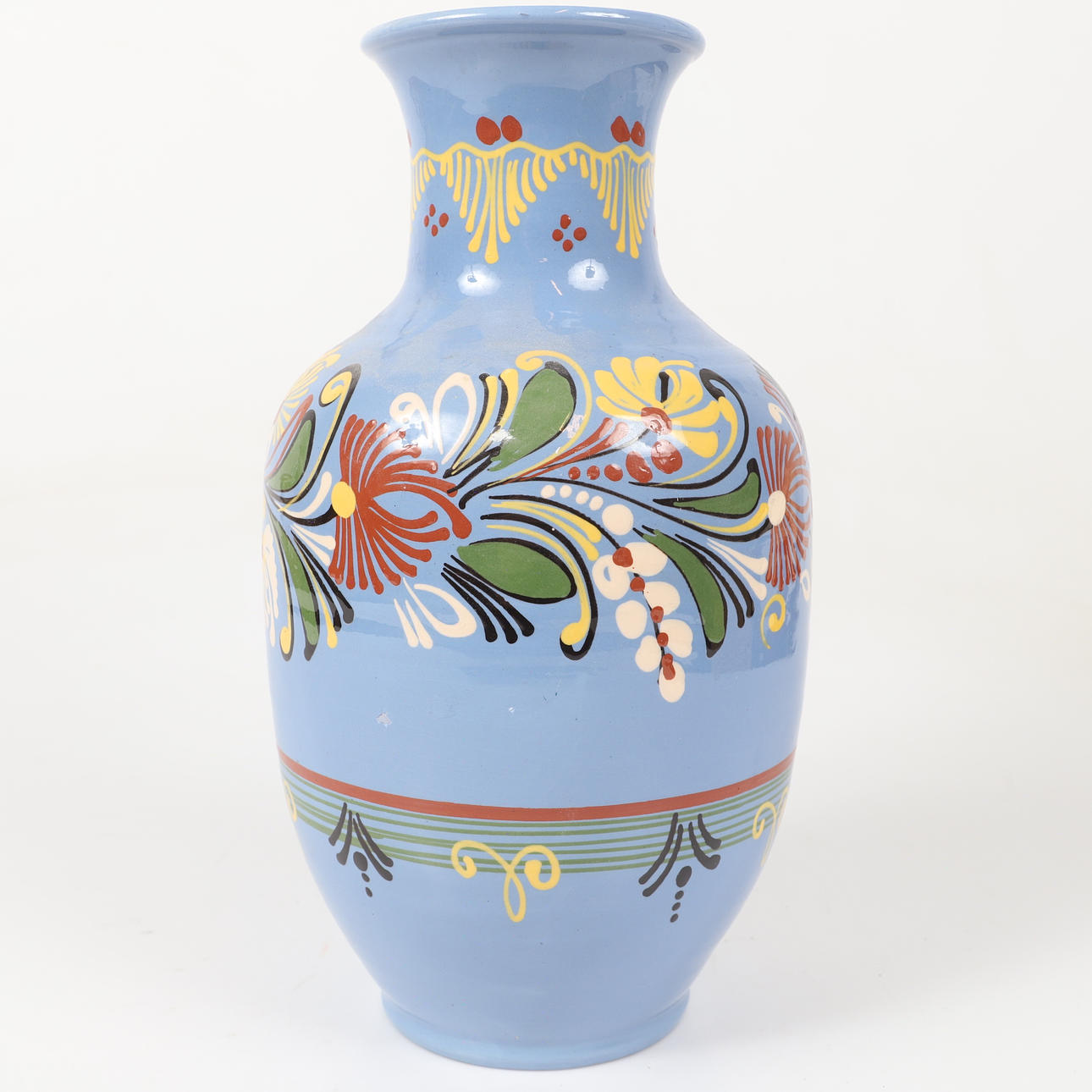 A vase, glazed ceramic, 20th century.