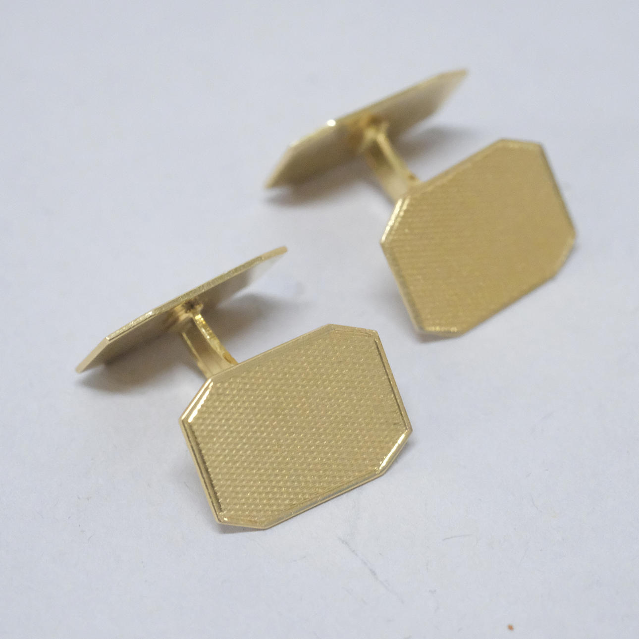 ETT PAR MANSCHETTKNAPPAR, 18K GULD.