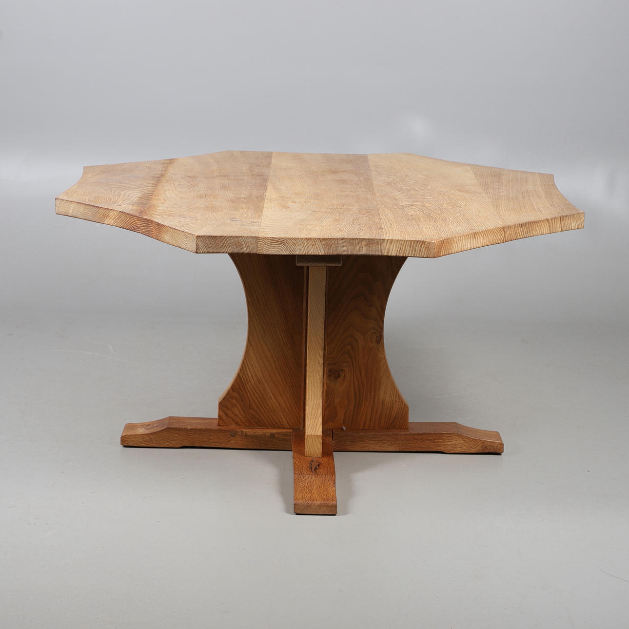 DEREK SLATER. LARGE 'LIZARDMAN' OAK DINING TABLE.