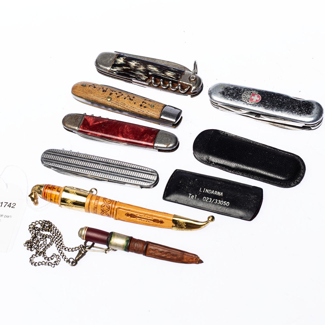 KNIVES, one lot incl. folding knife.