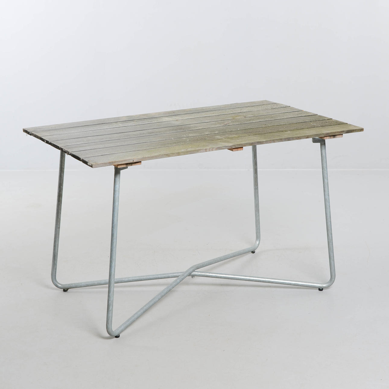 BORD, modell B25A, Grythyttan, 2000-tal.