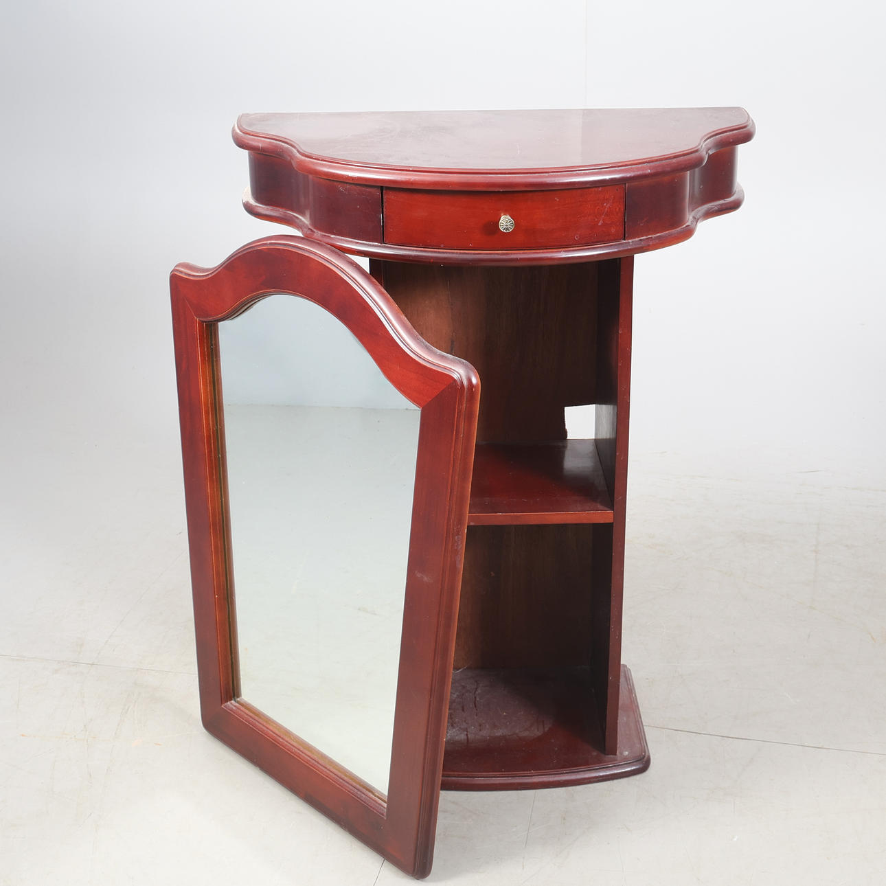 HALLMÖBEL samt spegel. Samtida.