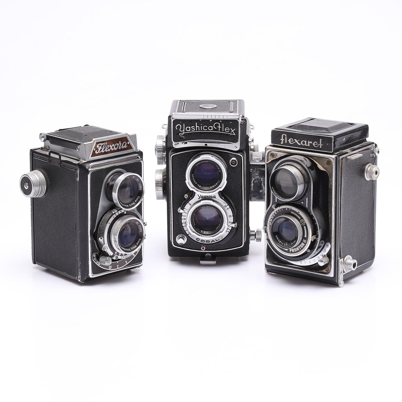 CAMERAS, 3 pcs, incl. Yashicaflex.