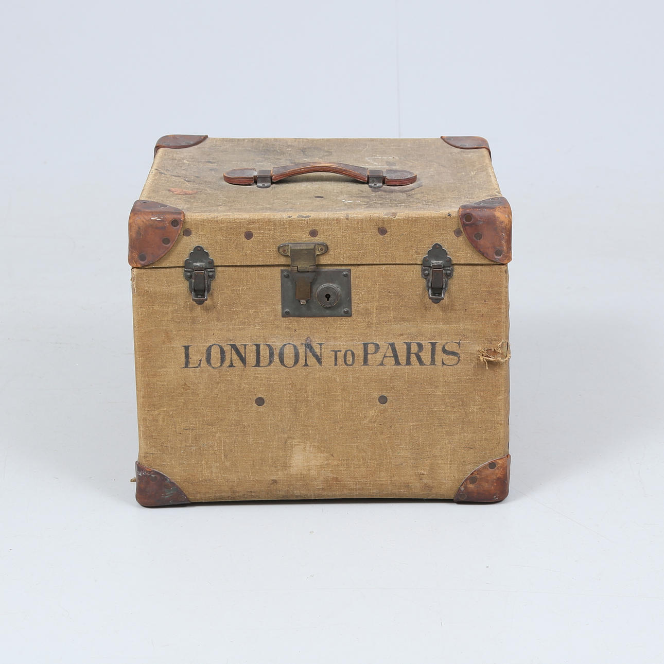 KOFFERT, London to Paris.