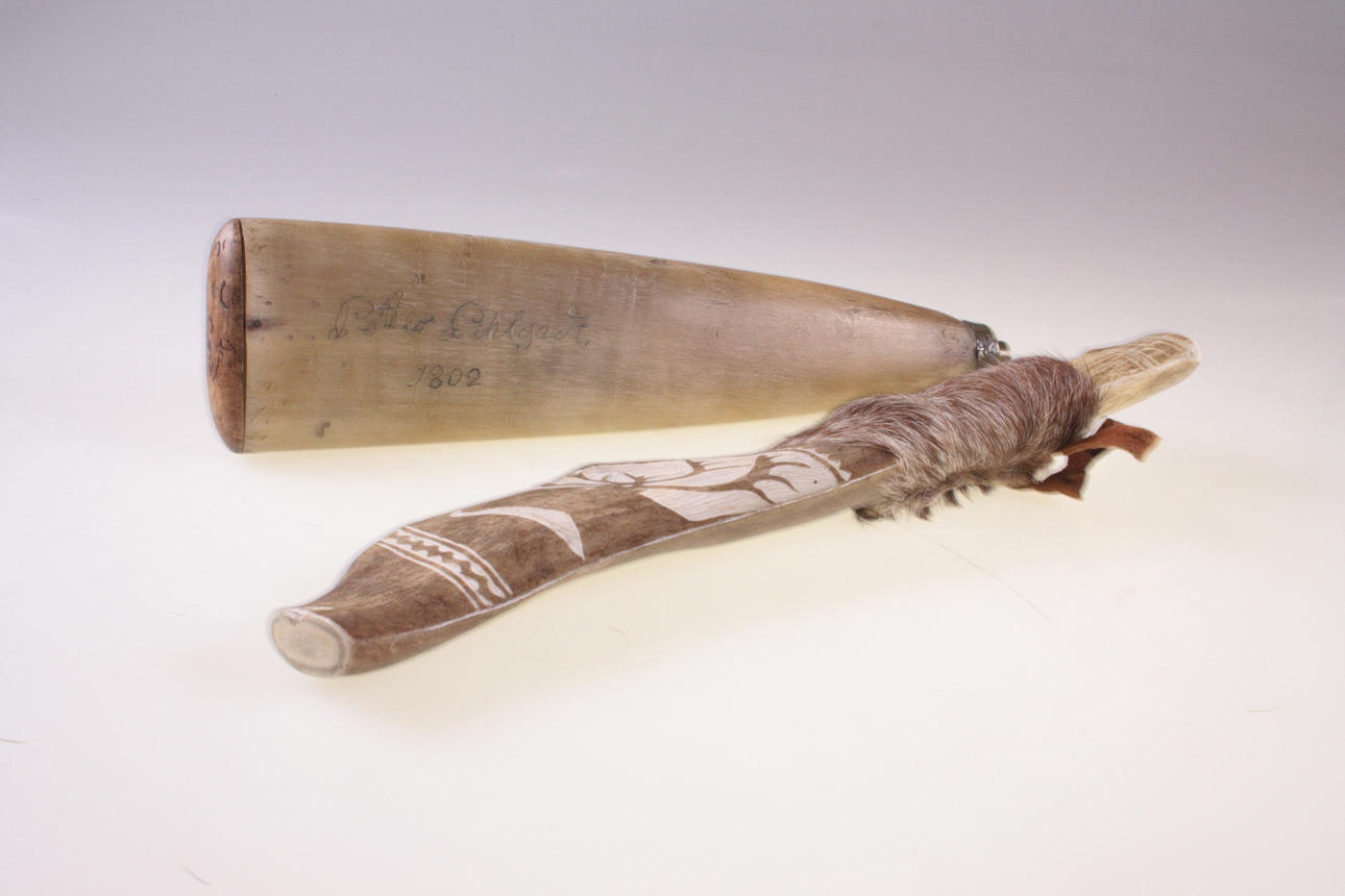KRUTHORN & KNIV, horn/trä, 1800-tal.