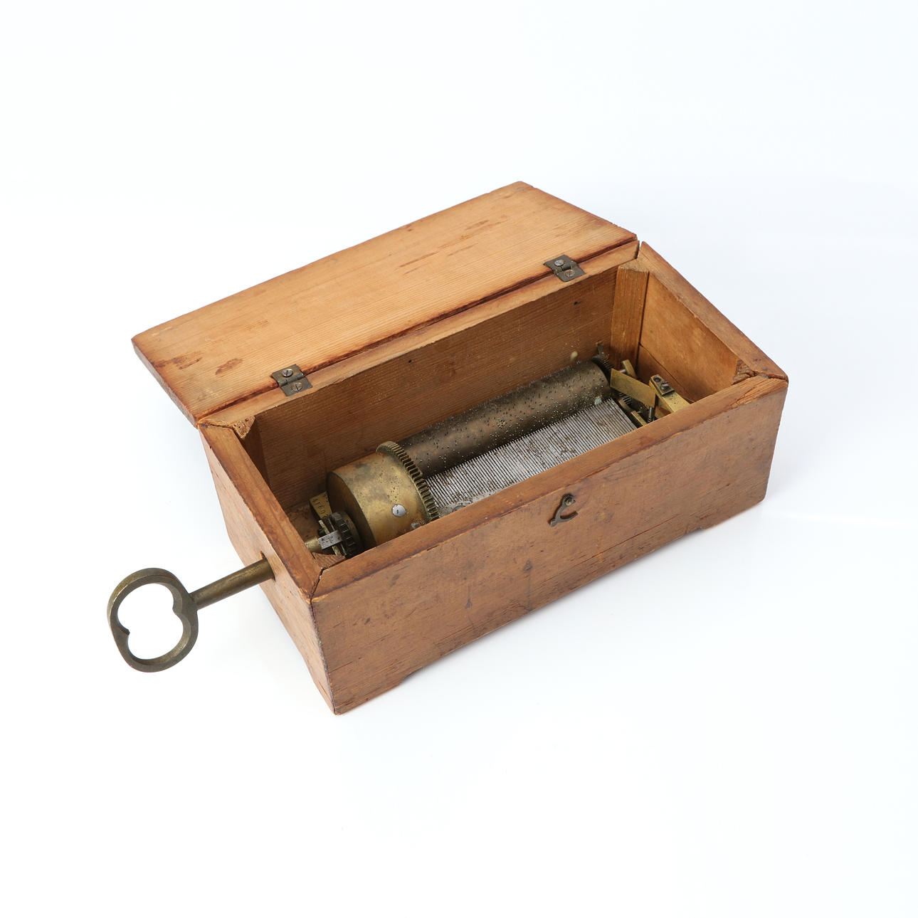 GAME BOX IN BOX. In pine box. 18th/20th century.