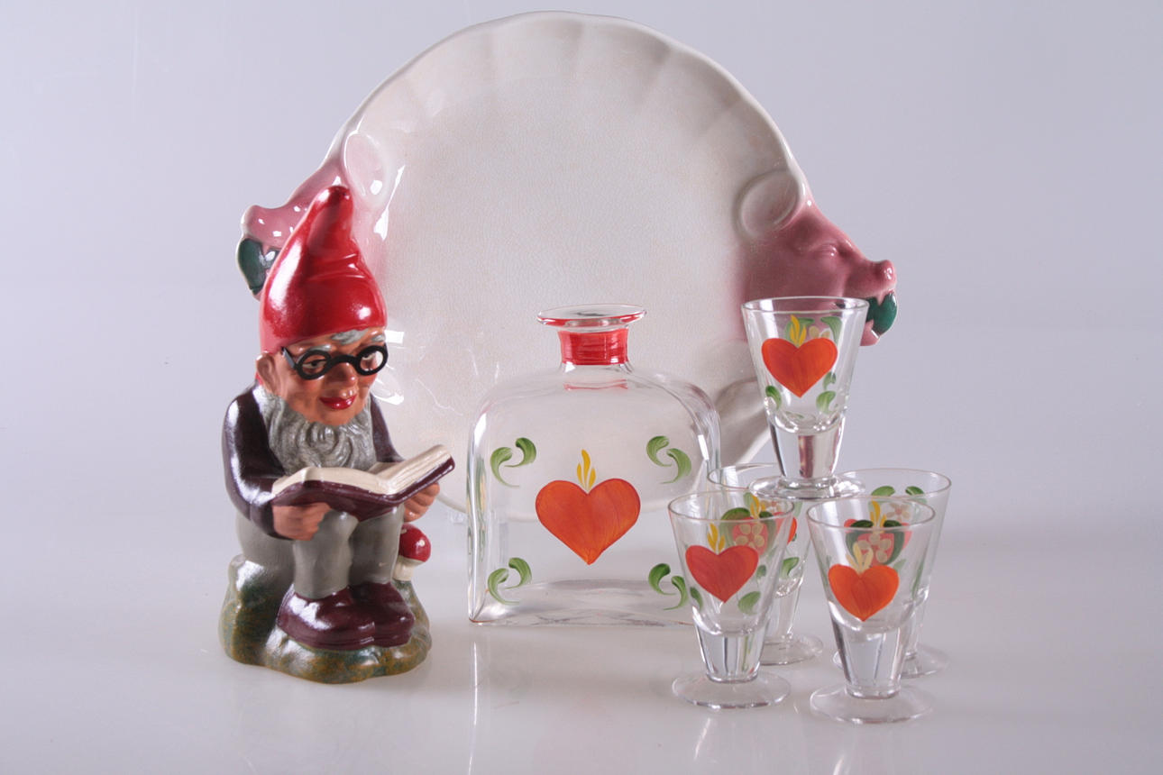 KERAMIKFÖREMÅL, tomtar & julmotiv, 4 delar, 1900-tal.