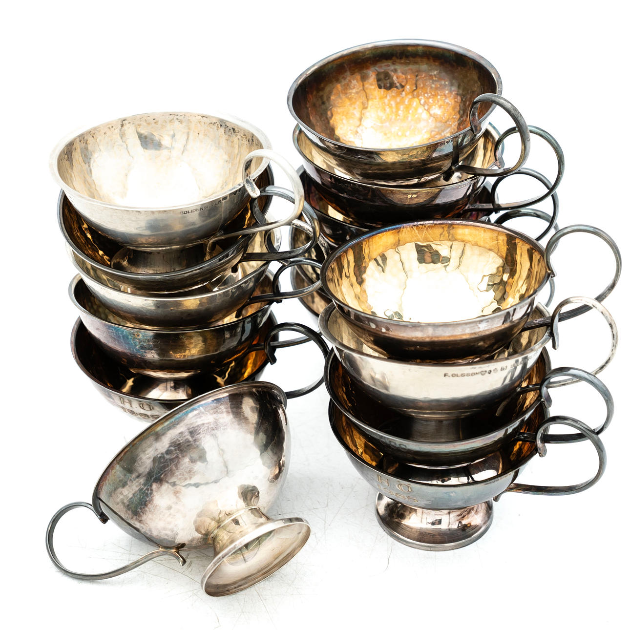 PUNCH MUGS. Silver 1900s (15pcs).
