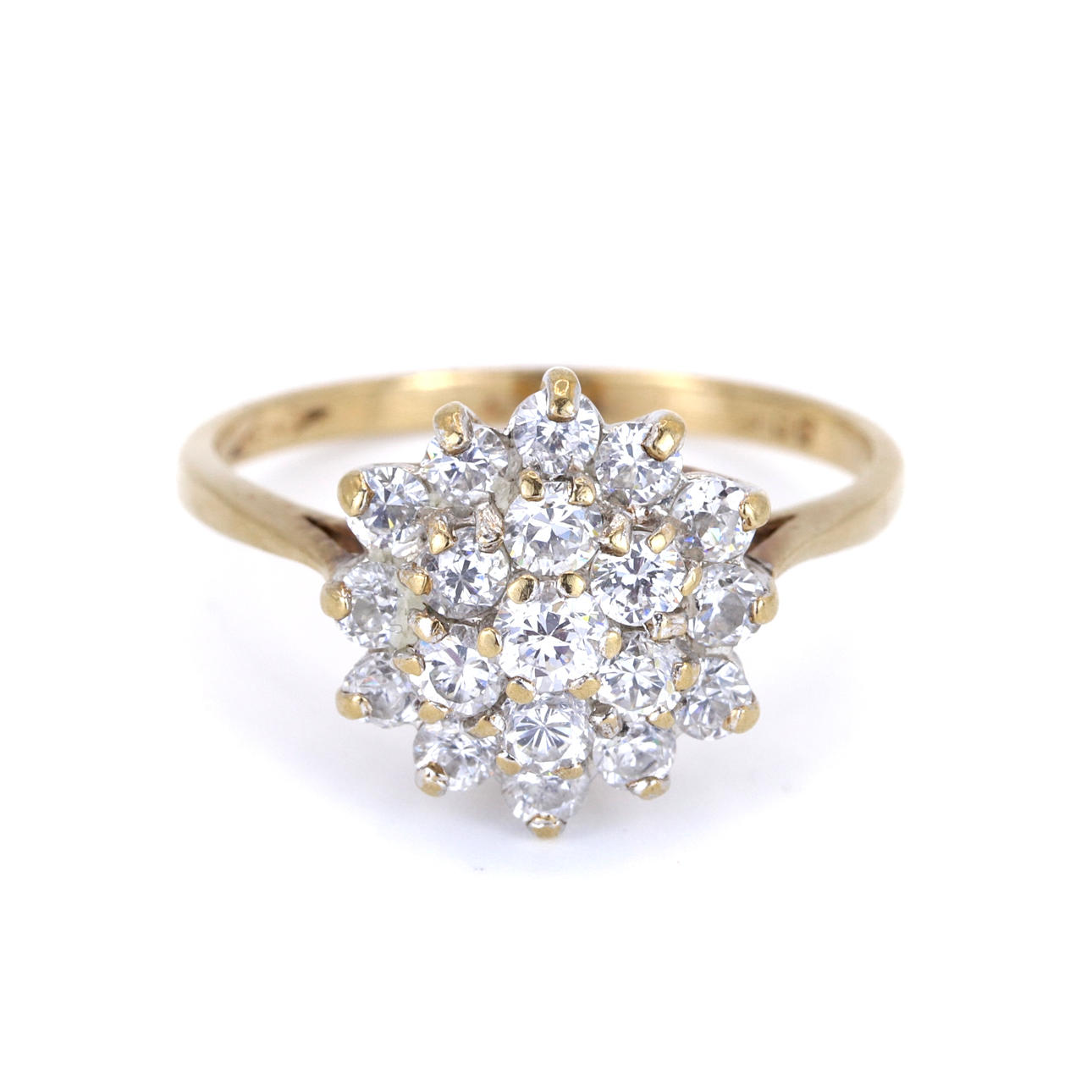 9CT GOLD CUBIC ZIRCONIA CLUSTER RING.
