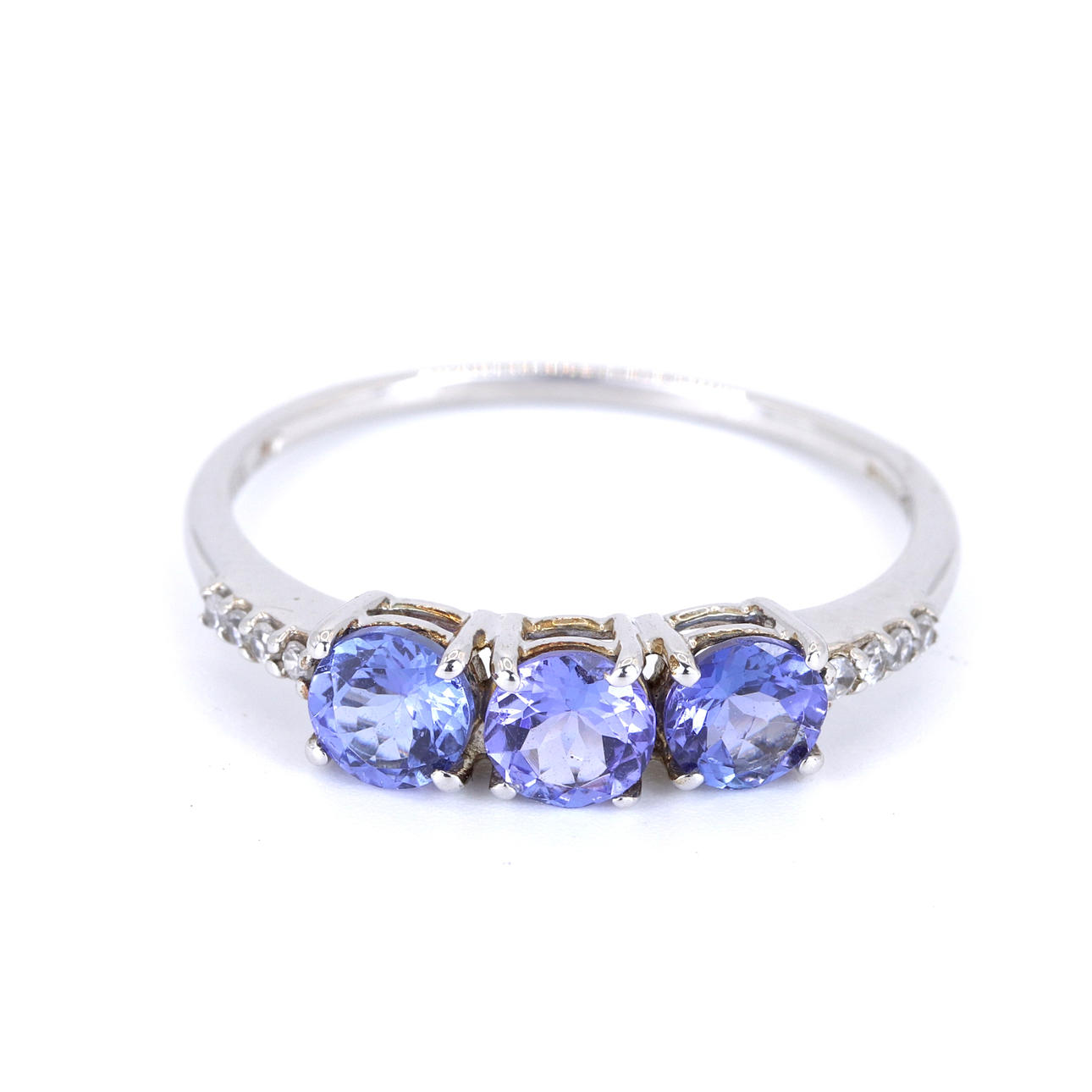 10CT WHITE GOLD TANZANITE & ZIRCON SET RING.