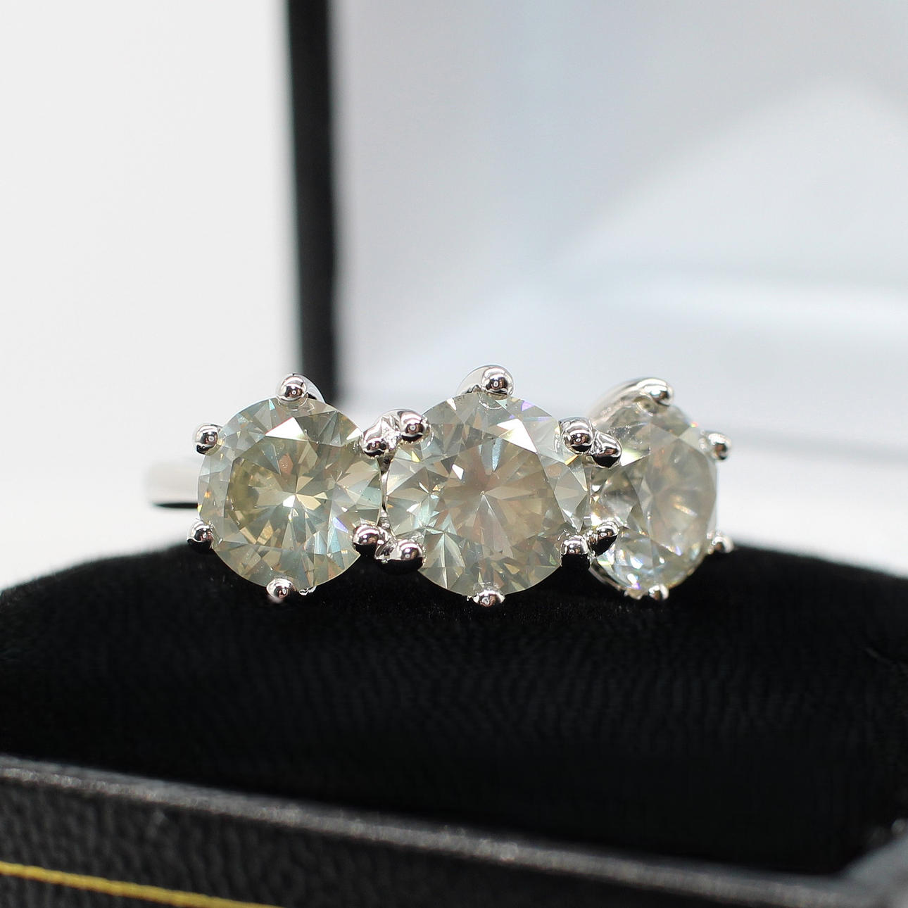 4.46CT CERTIFIED DIAMOND TRILOGY RING.