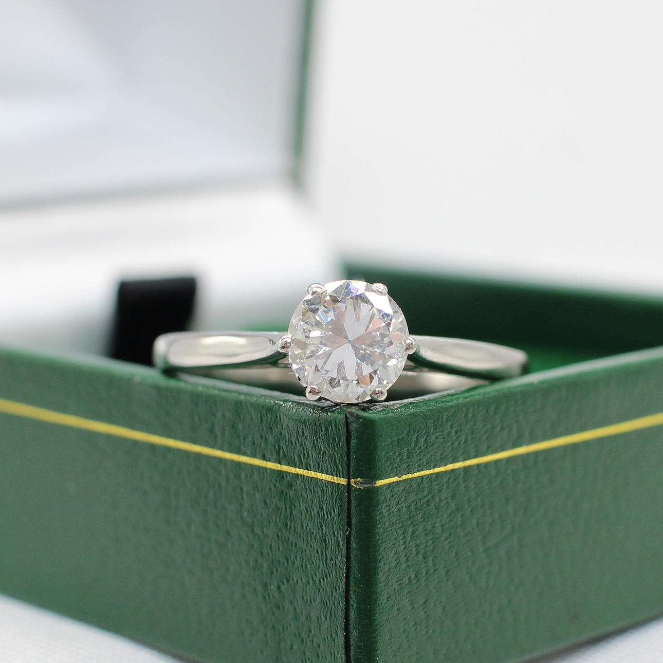 0.82CT TRANSITIONAL CUT DIAMOND SOLITAIRE RING.
