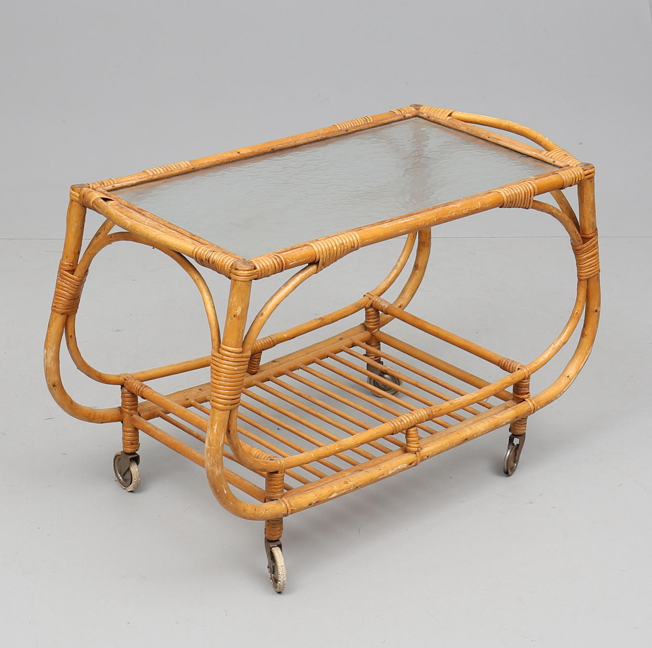 SERVERINGSVAGN, rotting och glas, 1900-talets mitt.