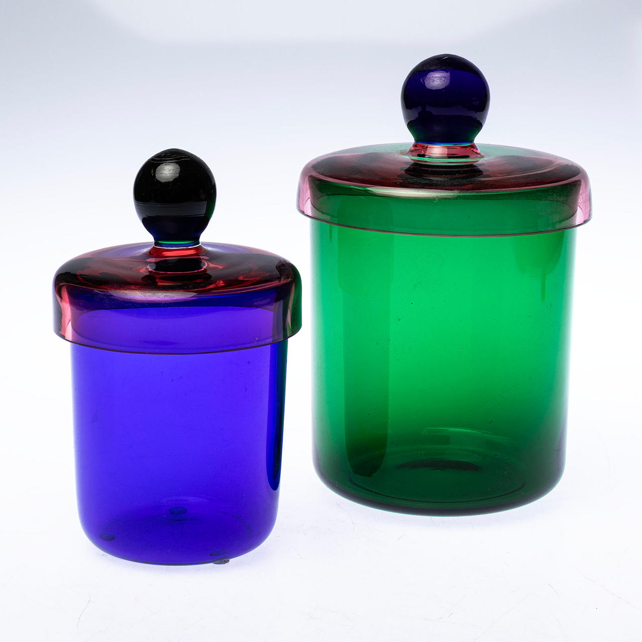 ERIK HÖGLUND. Jar with lid, 2pcs, Novy Bor, signed & dated 92.