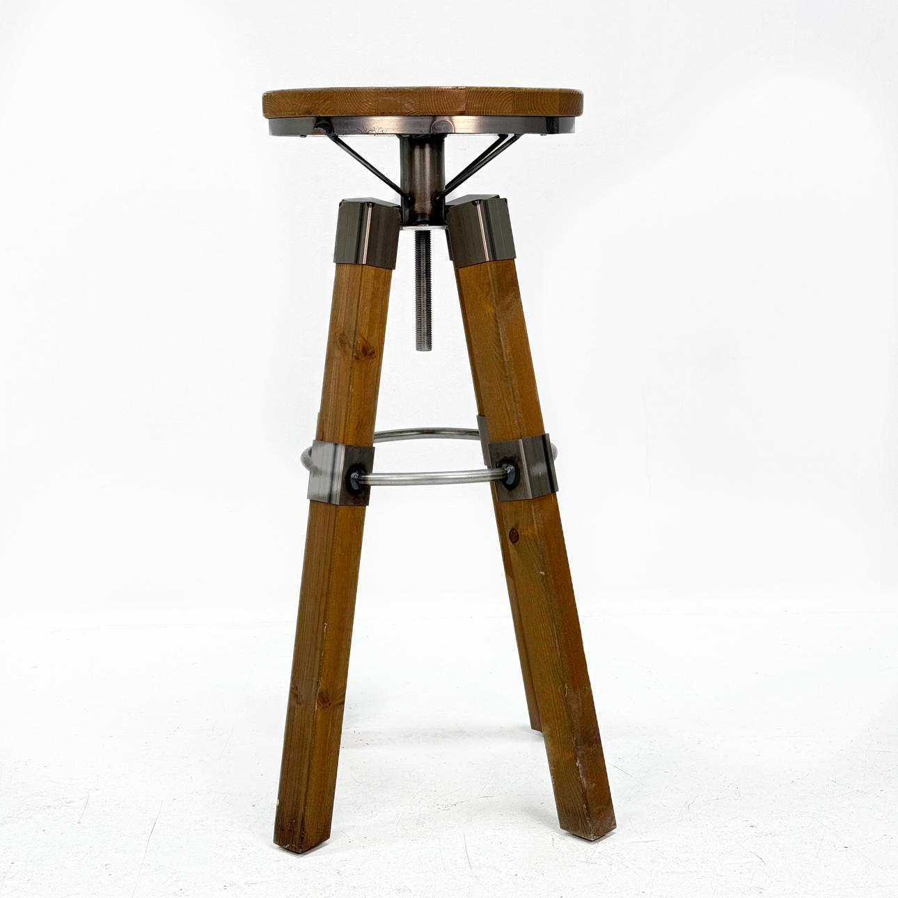 BAR STOOL. wood, metal.