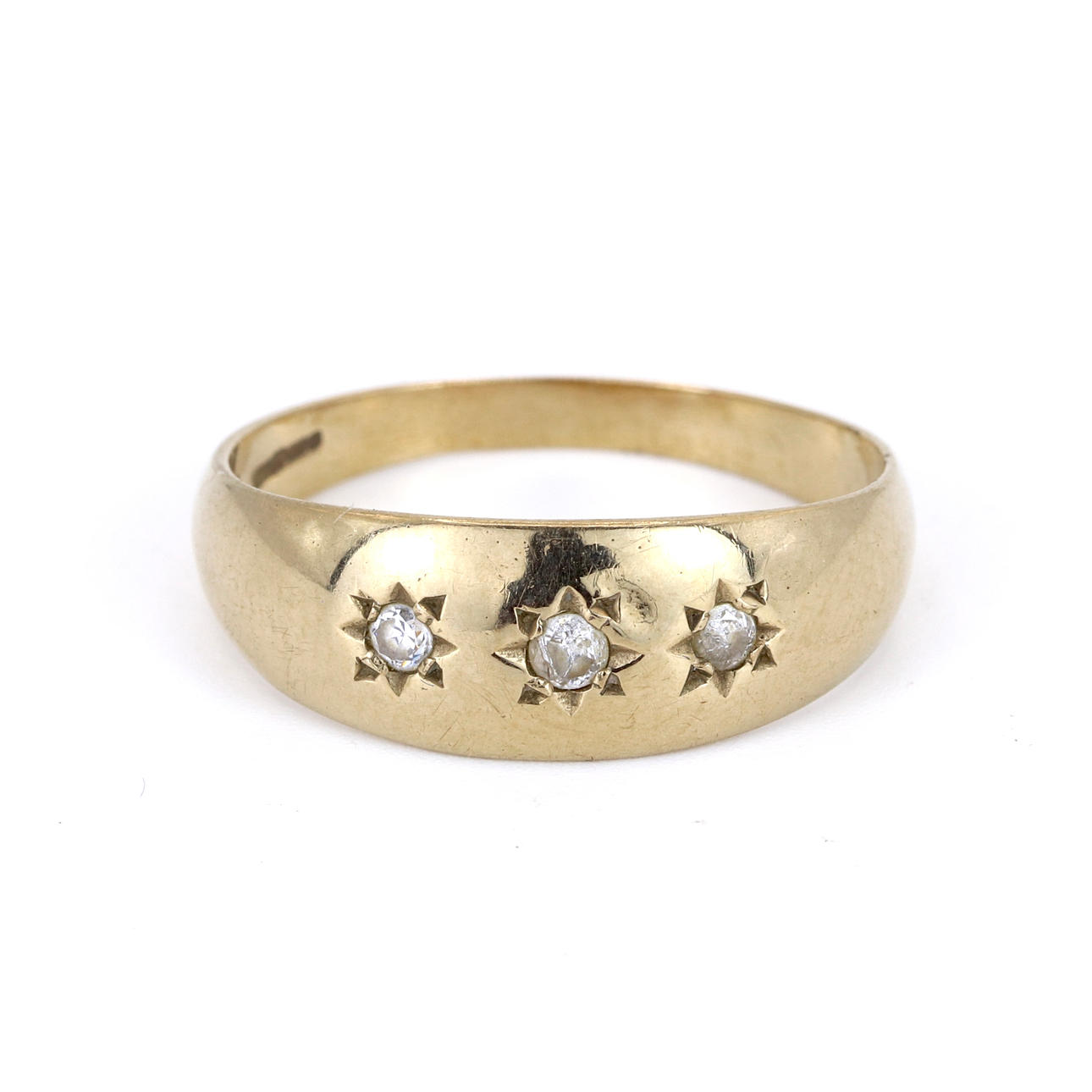 9CT GOLD CUBIC ZIRCONIA GIPSY RING.