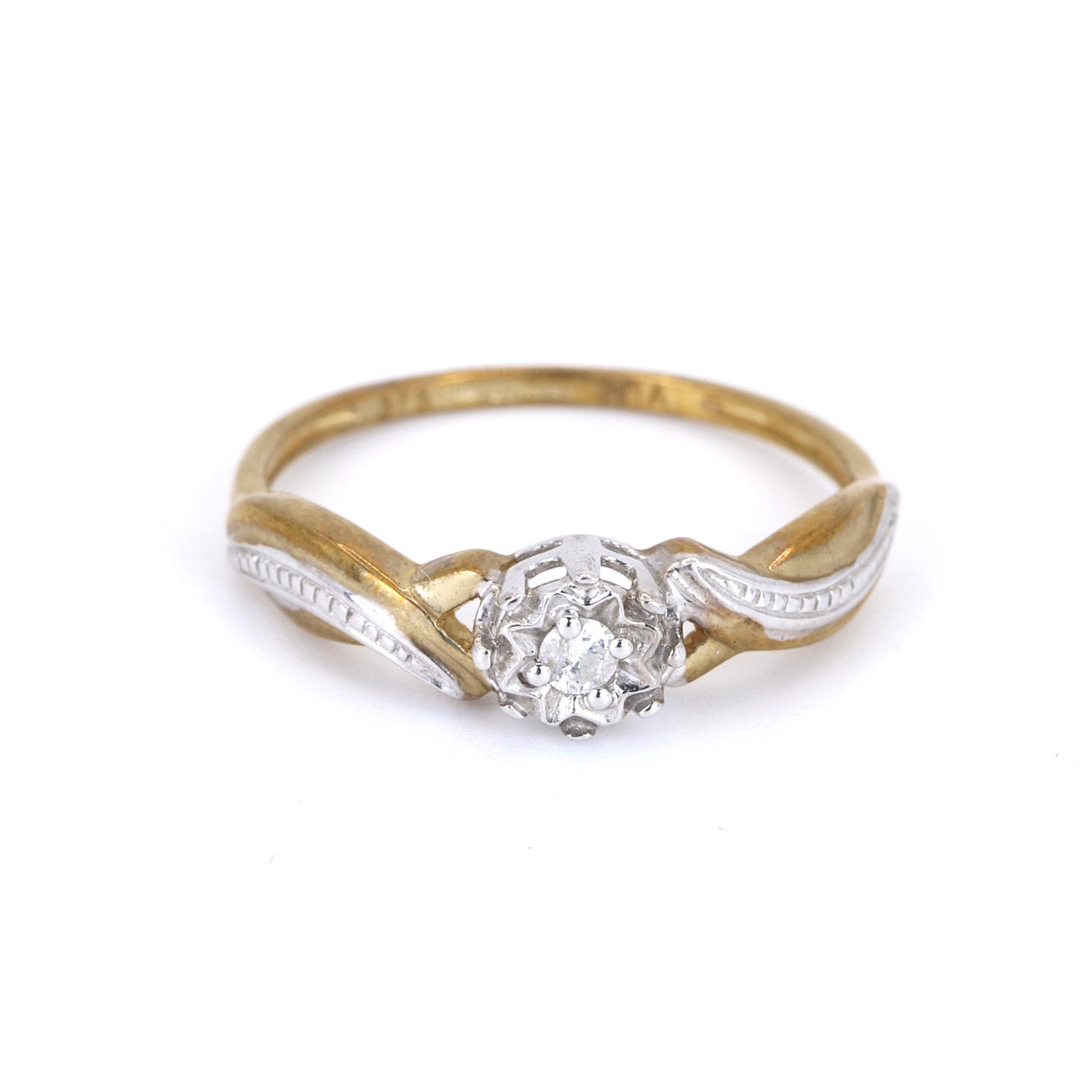 9CT GOLD DIAMOND SET RING.