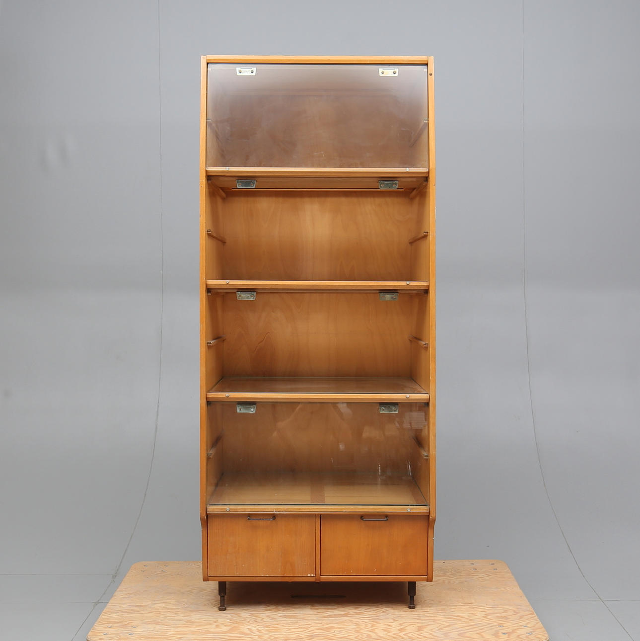 MONTERSKÅP, 1900-talets andra hälft.